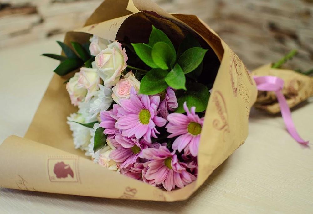 Букет цветов из: Розы и Хризантемы в Металлплощадке