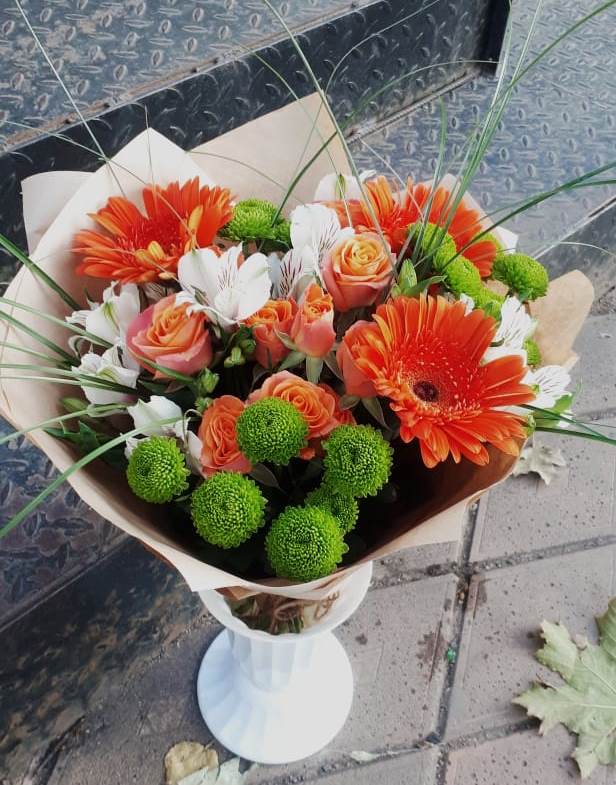 Букет цветов из: Герберы, Хризантемы, Альстромерии и Розы в Металлплощадке