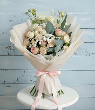 Букет цветов из:  Розы и Лизиантусы #REPLACE_PRED# Металлплощадке