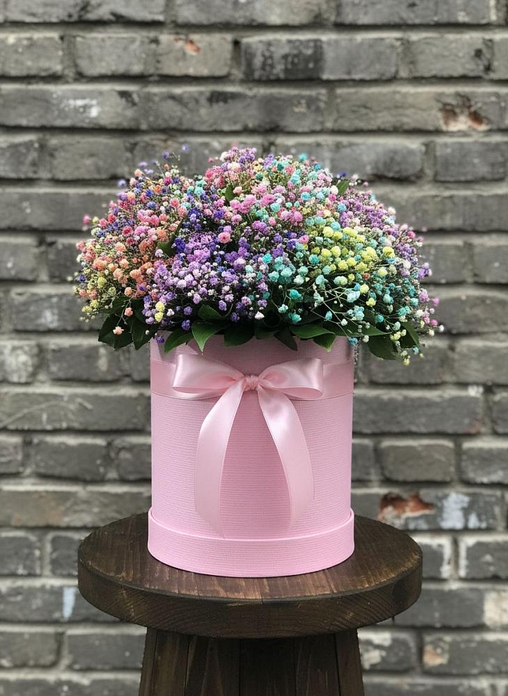 Цветочная композиция из Гипсофила и Розы в шляпной коробке в Металлплощадке