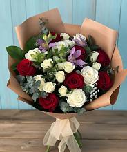 Букет цветов из:  Розы и Альстромерии #REPLACE_PRED# Металлплощадке