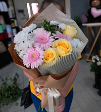 Букет цветов из:  Герберы, Розы и Хризантемы в Металлплощадке