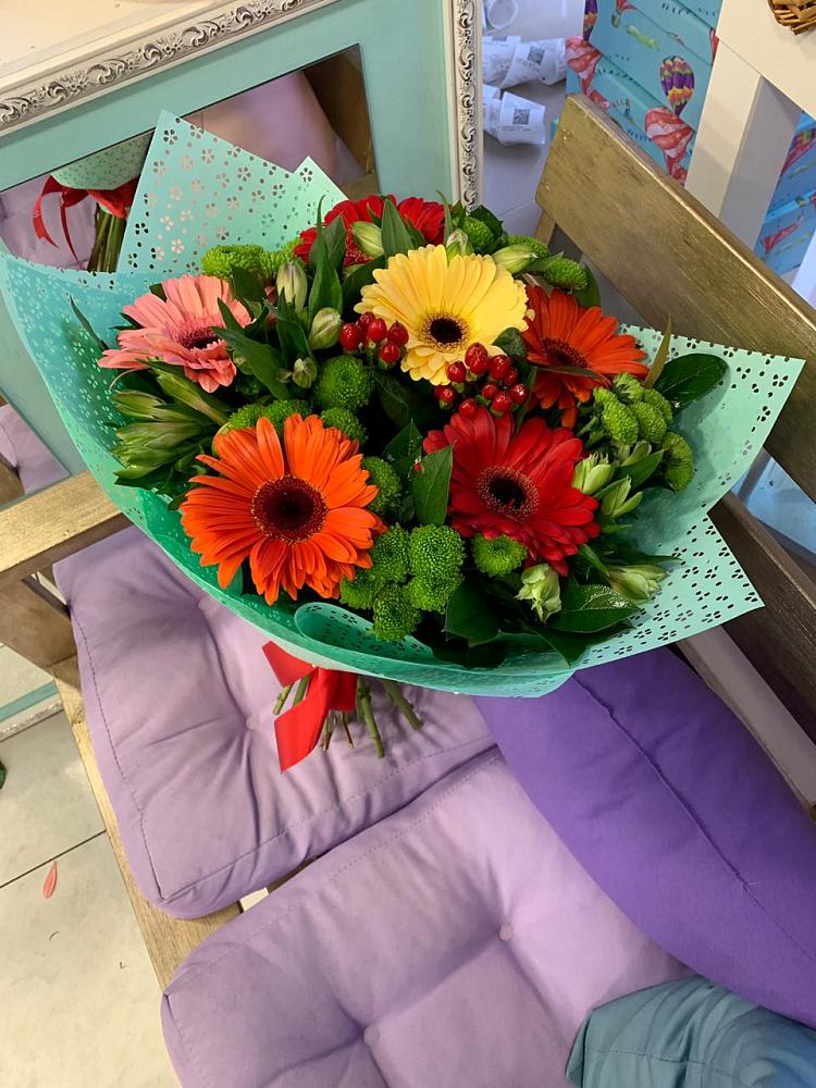 Букет цветов из: Герберы, Хризантемы и Альстромерии в Металлплощадке