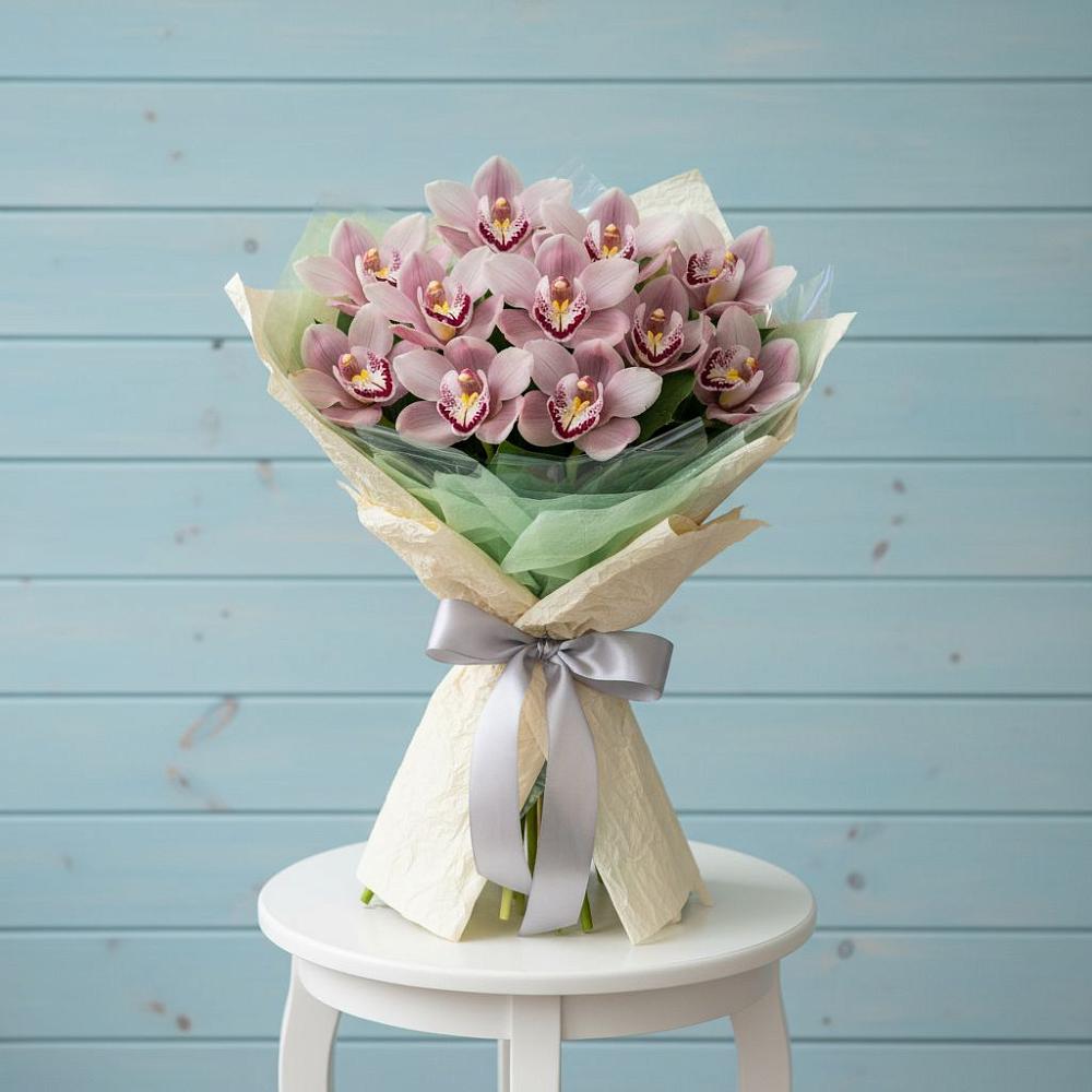 Букет цветов из: Орхидеи и Розы в Металлплощадке