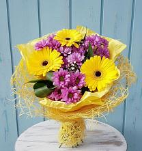 Букет цветов из:  Хризантемы и Герберы в Металлплощадке