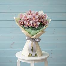 Букет цветов из:  Орхидеи и Розы в Металлплощадке