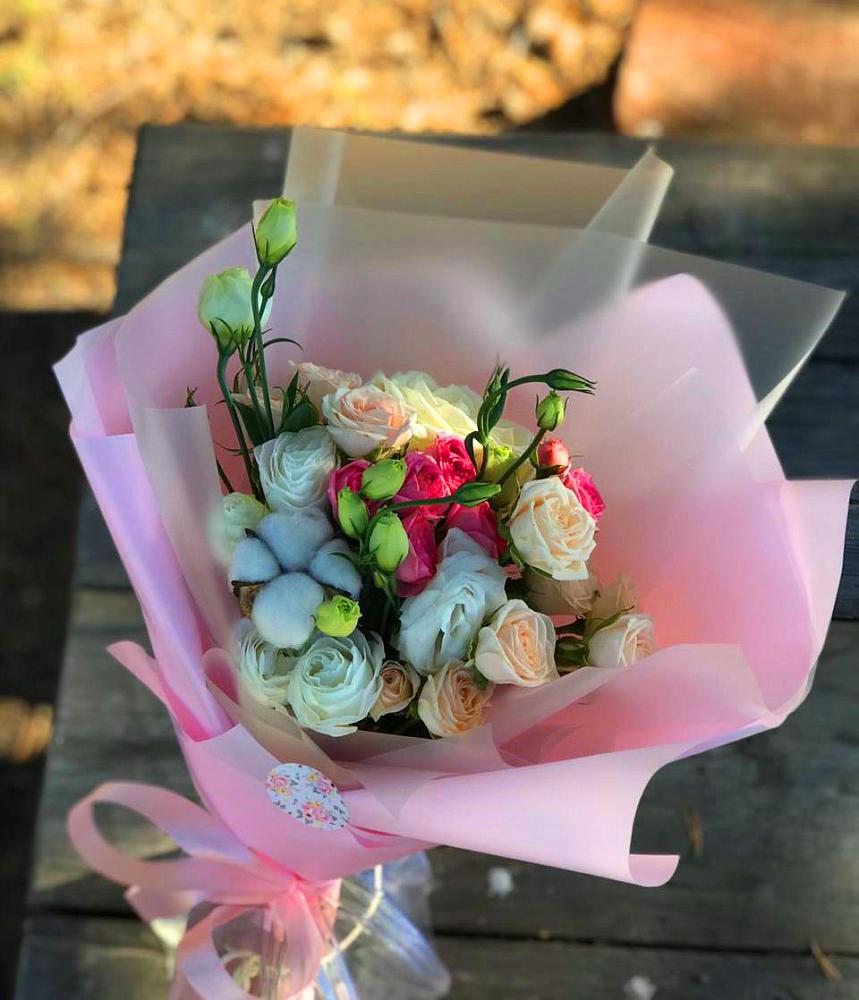 Букет цветов из: Розы и Лизиантусы в Металлплощадке