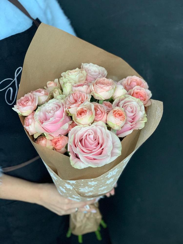 Букет цветов из: Хризантемы и Розы в Металлплощадке