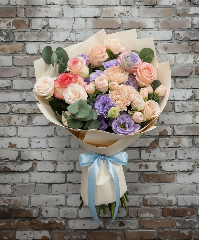 Букет цветов из: Розы, Лизиантусы и Гвоздики в Металлплощадке