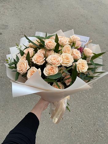 Букет Кремовые розы Латте в Металлплощадке