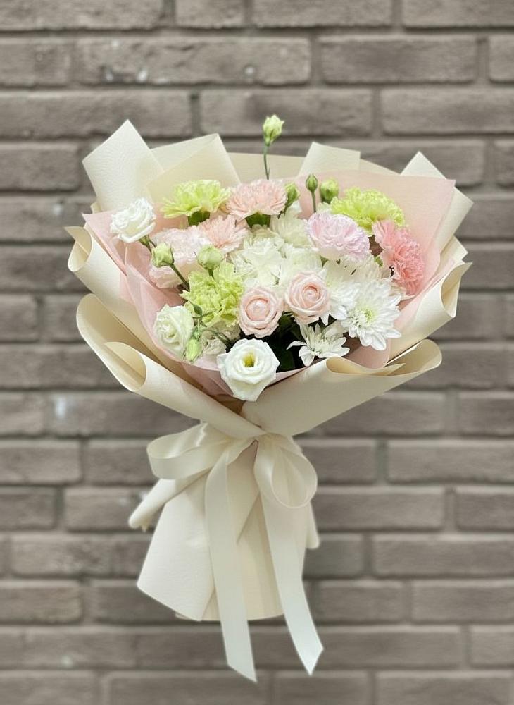 Букет цветов из: Гвоздики, Розы, Лизиантусы и Хризантемы в Металлплощадке