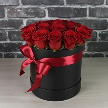 Цветочная композиция из Розы в шляпной коробке в Металлплощадке