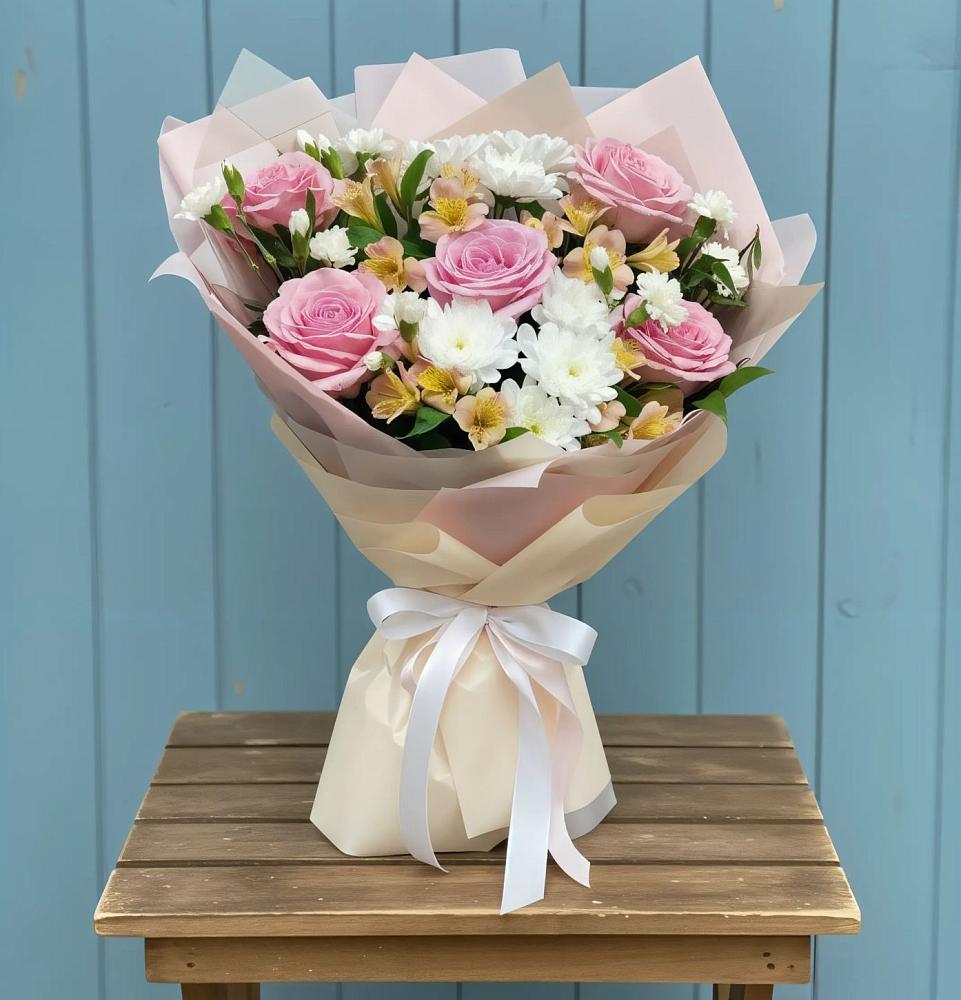 Букет цветов из: Гвоздики, Орхидеи и Розы в Металлплощадке