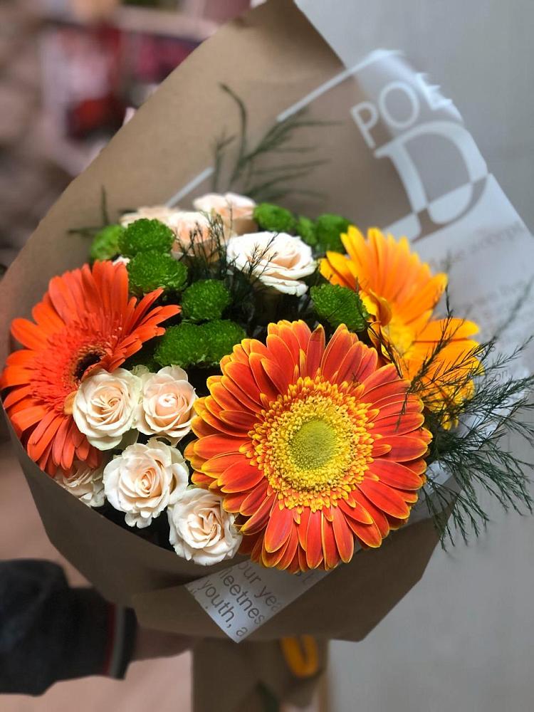 Букет цветов из: Герберы, Хризантемы и Розы в Металлплощадке