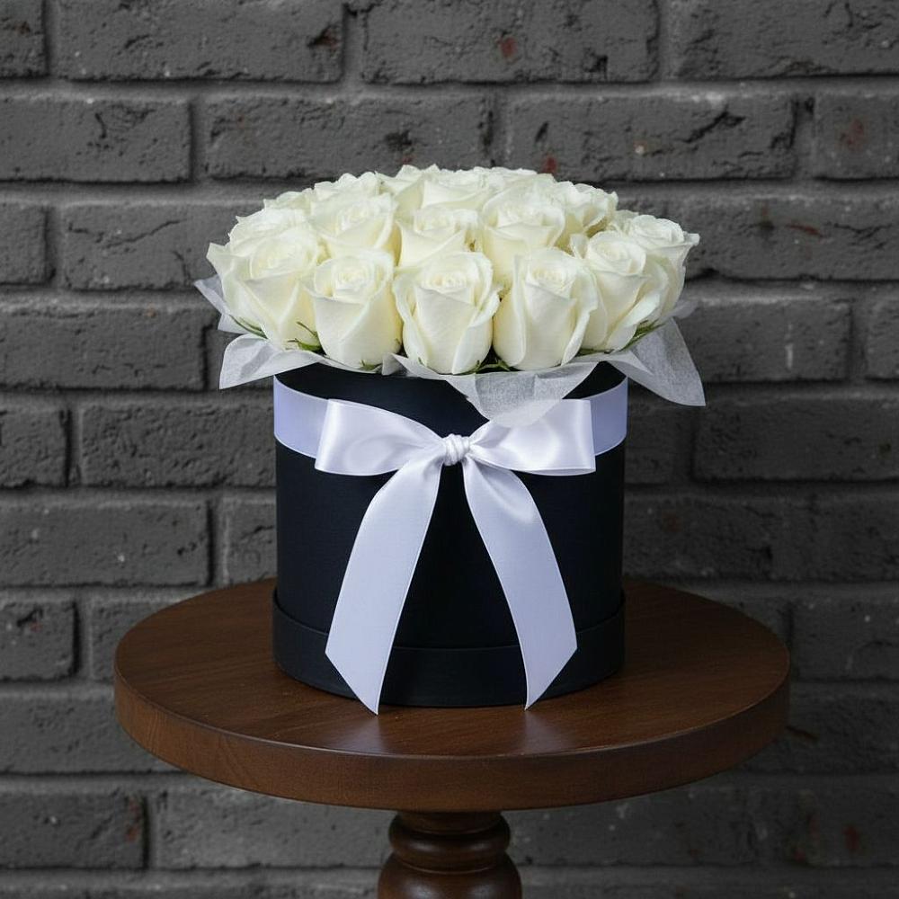 Цветочная композиция из Розы в шляпной коробке в Металлплощадке