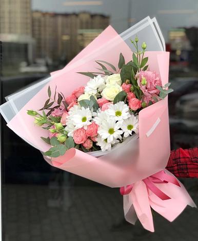 Букет цветов из: Розы, Лизиантусы и Хризантемы в Металлплощадке