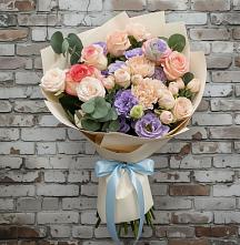 Букет цветов из:  Розы, Лизиантусы и Гвоздики в Металлплощадке