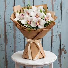 Букет цветов из:  Орхидеи и Розы в Металлплощадке