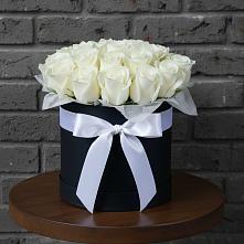 Цветочная композиция из Розы в шляпной коробке #REPLACE_PRED# Металлплощадке