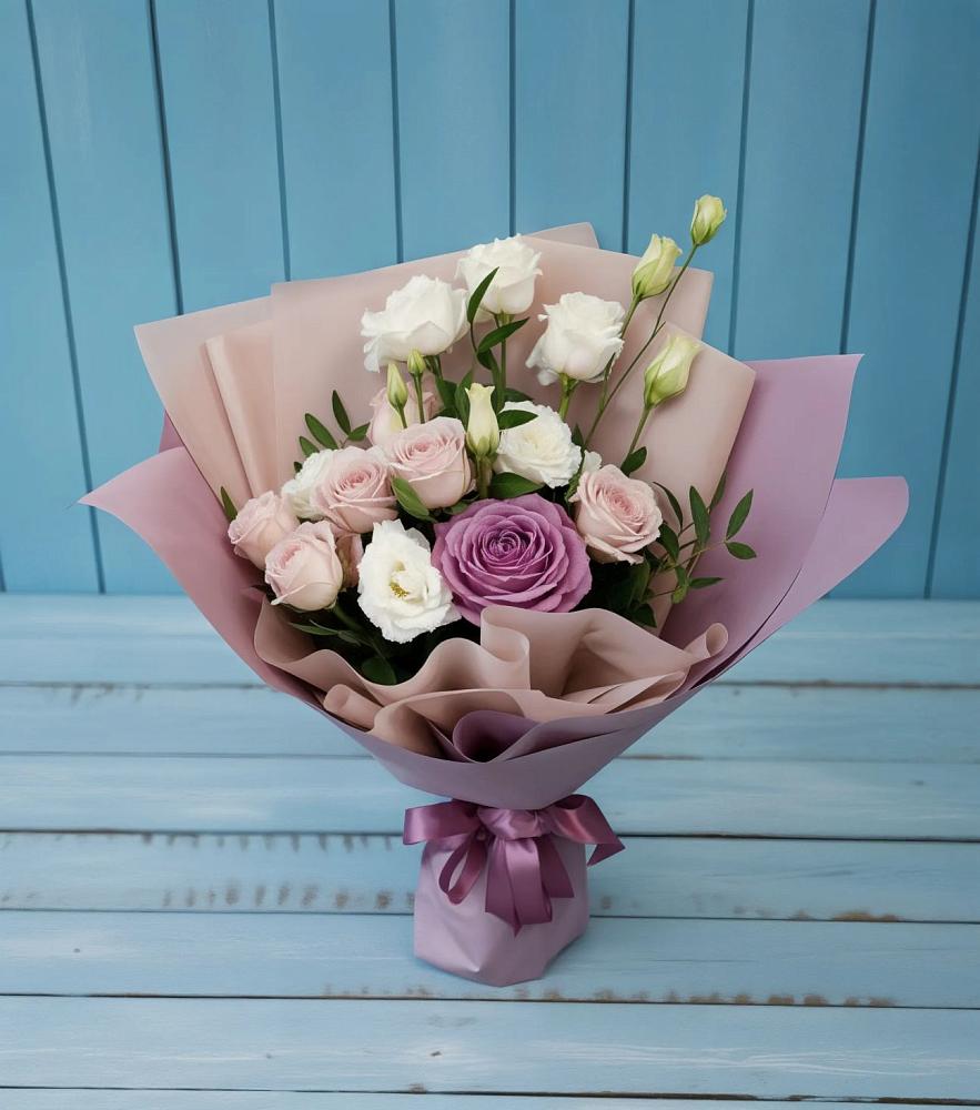 Букет цветов из: Розы и Лизиантусы в Металлплощадке